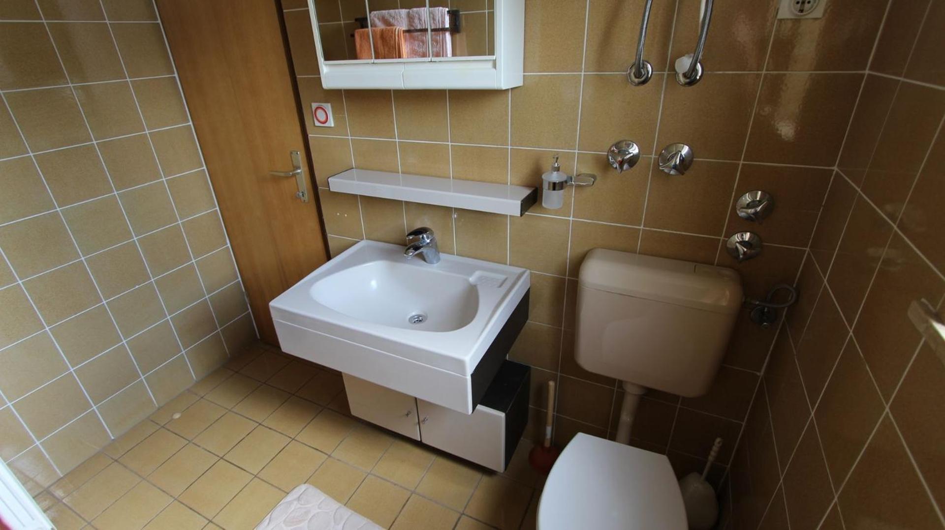 Apartment Studio Ljutic Malinska Exteriör bild